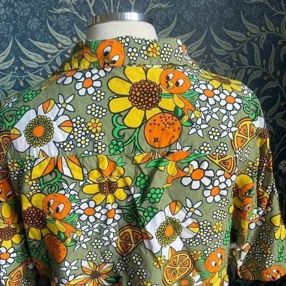 Disney World 50th Anniversary Vault Orange Bird Camp Shirt 2022 - Picture 4 of 9